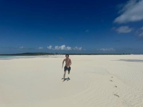 Брат кайли дженнер вступился за её роман с Тимоти шаламе. 07