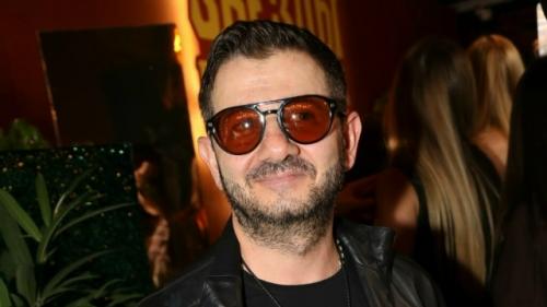 Михаил галустян вывел в свет любовницу - гримершу с кольцом в носу.
