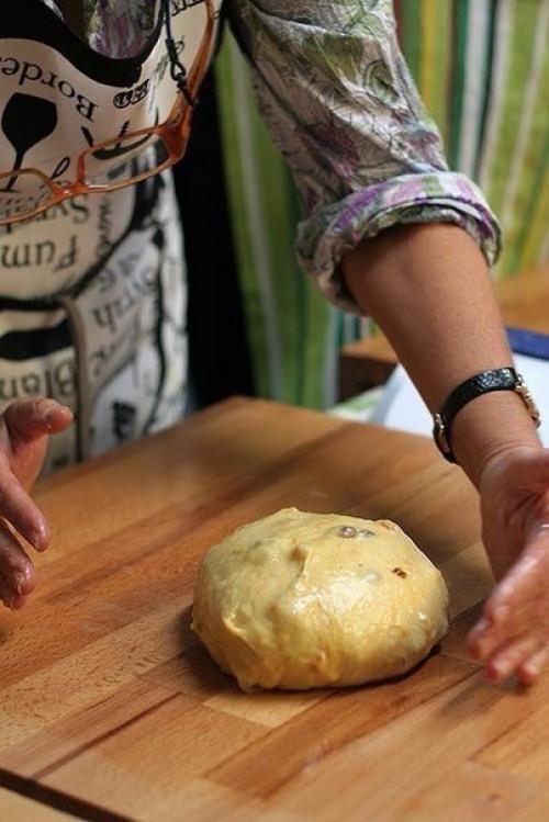 Панеттоне.  Панеттоне - традиционной пасхальной выпечкой в Италии. 01