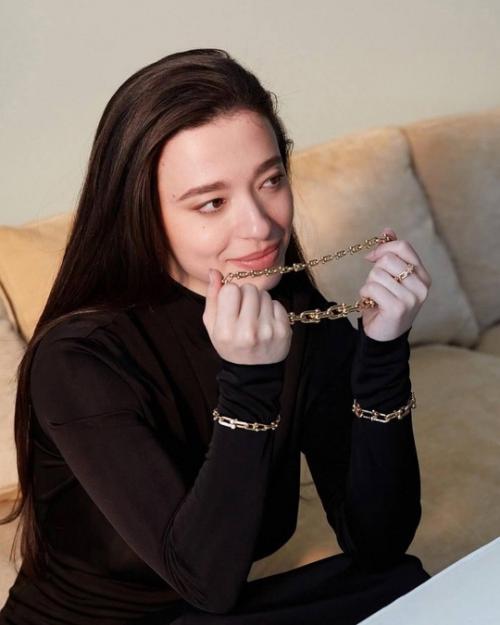 Звезда Аноры майки мэдисон стала лицом бренда Tiffany & Co. 01