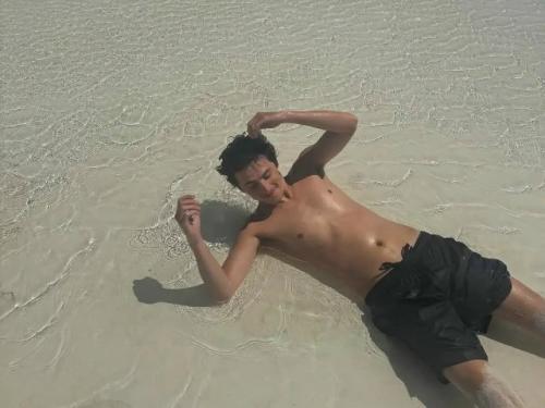 Брат кайли дженнер вступился за её роман с Тимоти шаламе. 03