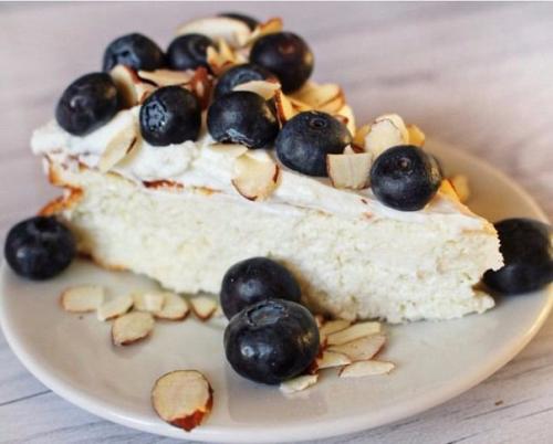 Творожная запеканка с кокосом? 

