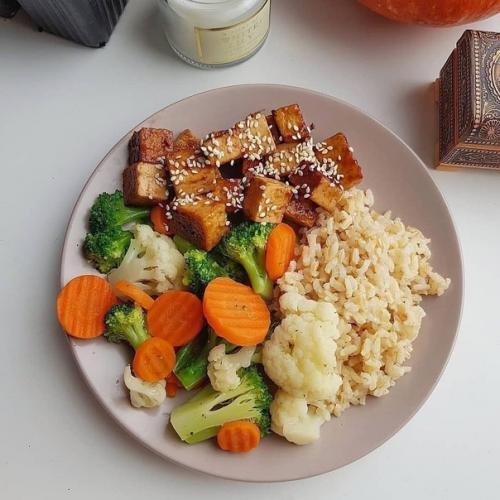 - Куриное Филе, гречка с сыром, помидор, огурец. 06