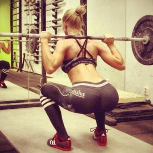 10 способов улучшить свои приседания.