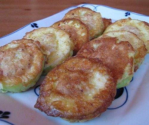 Кабачки с мясом в кляре. Кабачки с мясом в кляре.