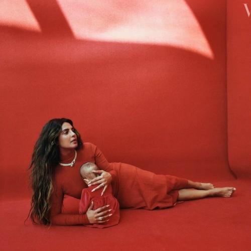 Приянка чопра в февральском номере британского Vogue, 2023. 

