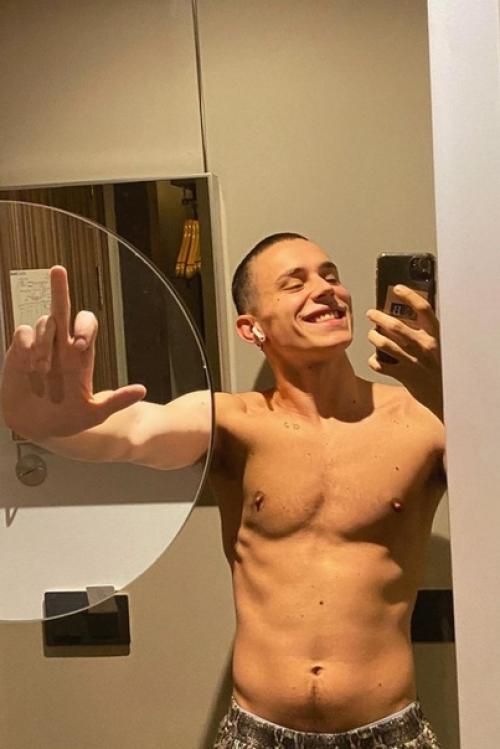 Я конечно не Кендалл дженнер, но и ты не Арон пипер, так что давай не будем тут. 04