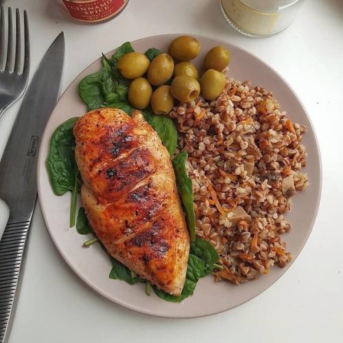 - Куриное Филе, гречка с сыром, помидор, огурец. 01