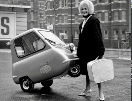 Самая крошечная машинa Peelp50 была созданa в Англии в 1962 году.  