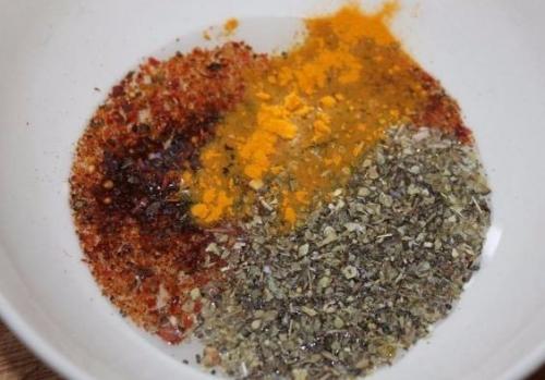 Картофель по-деревенски.  Ингредиенты: 02