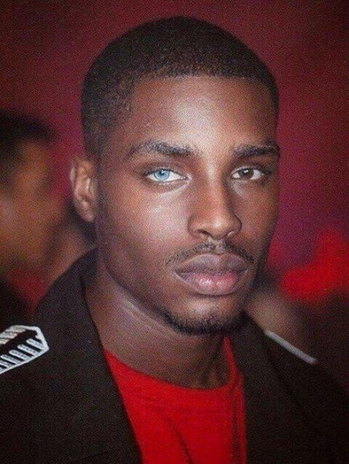 Был осуждён за кражу, но потом им заинтересовались мировые модельные агентства. 04