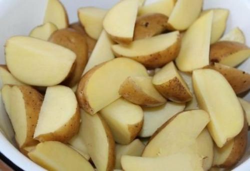 Картофель по-деревенски.  Ингредиенты: 01