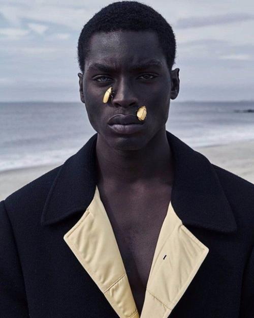 Был осуждён за кражу, но потом им заинтересовались мировые модельные агентства. 02