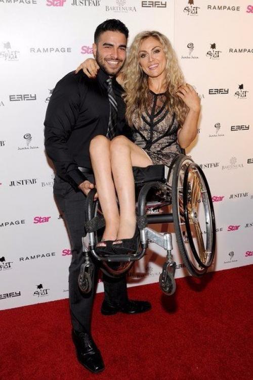 Тифани адамс после автокатастрофы не смогла встать на ноги. 05