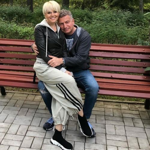 Они вместе ни смотря ни на что, любят друг друга уже годами, и даже не думают разводится - Леонид агутин. 01