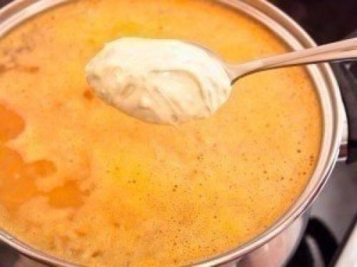 Сырный суп.  Сырный суп, незаменим в промозглую погоду, отведав его на душе становится теплее. 08