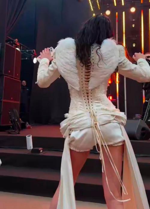 Поздняков очень жестко высказался по поводу свадебных платьев Адель вейгель …. 03