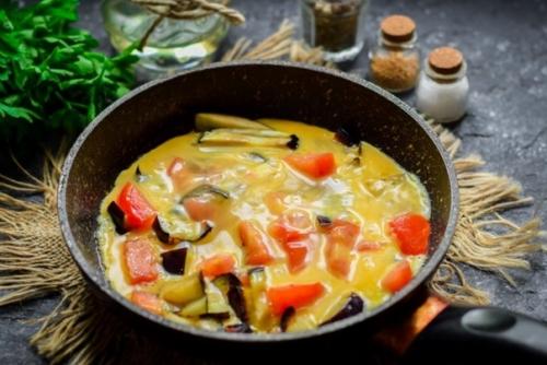 Баклажаны с яйцом и помидорами. 02