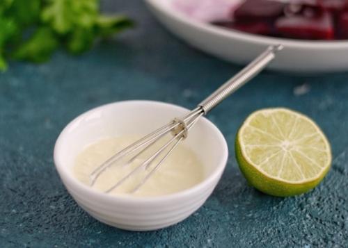 Розовый салат.  Ингредиенты: 02