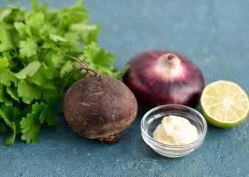 Розовый салат.  Ингредиенты: 01