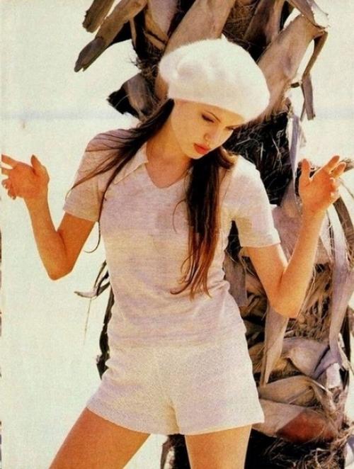 Какая же прекрасная и молодая Анджелина джоли. 03