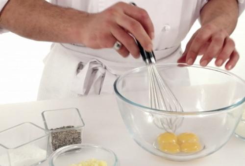 Спагетти карбонара с красным луком. 03