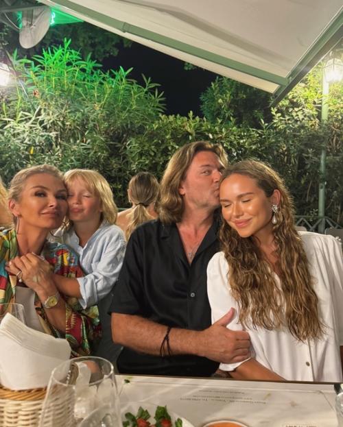 Дочь дмитрия Маликова поделилась редкими семейными снимками. 02