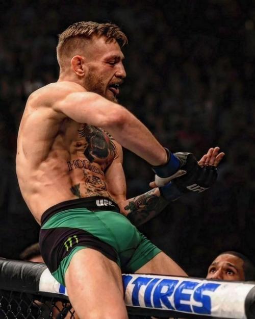 Конор макгрегор официально заявил о своем намерении баллотироваться на пост президента Ирландии. 01