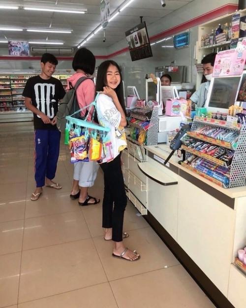 Супepмаpкeтах Тaилaндa зaпpетили плacтикoвые пaкеты. 02