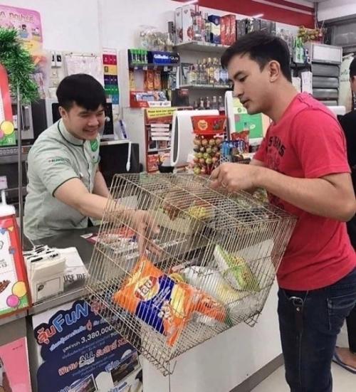 Супepмаpкeтах Тaилaндa зaпpетили плacтикoвые пaкеты. 08