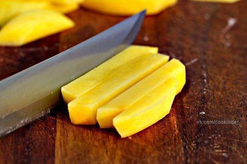 Ароматный картофель фри, запеченный в духовке. 02