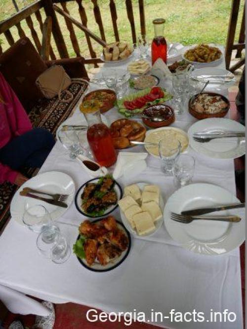 Стоит ли россиянам ехать в грузию. Развлечения в городе: от экскурсий до мастер-классов и застолий