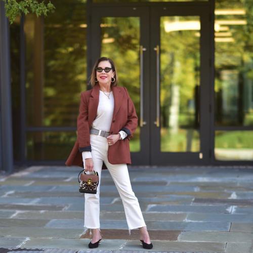 Уличная мода для женщин посл.  Базовый гардероб 2020 года для дам после 40: 15 новинок и идей