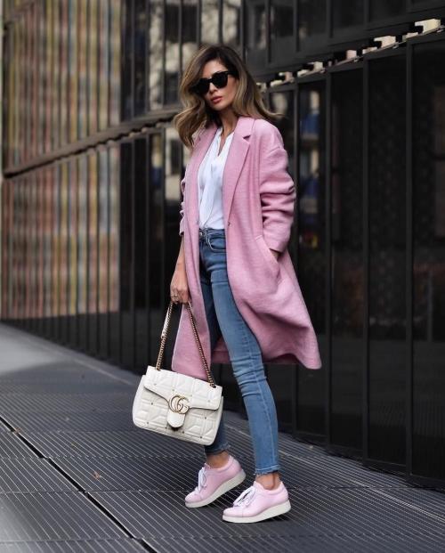 Пальто с массивными кроссовками. Какие модели пальто подходят