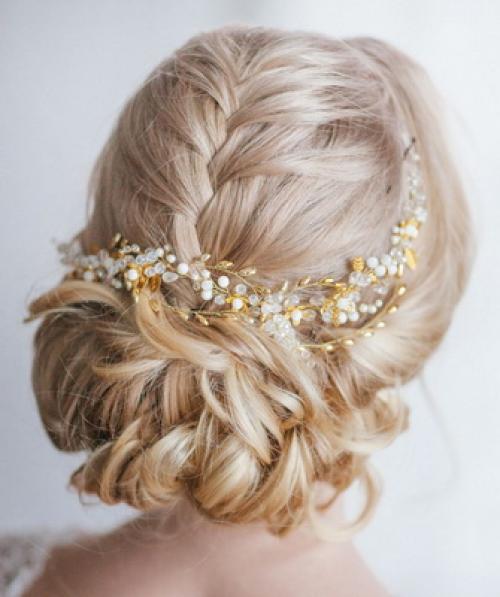 Заколоть волосы короткие красиво. Как красиво заколоть короткие, средние и длинные волосы 05 Заколоть волосы короткие красиво. Как красиво заколоть короткие, средние и длинные волосы 05