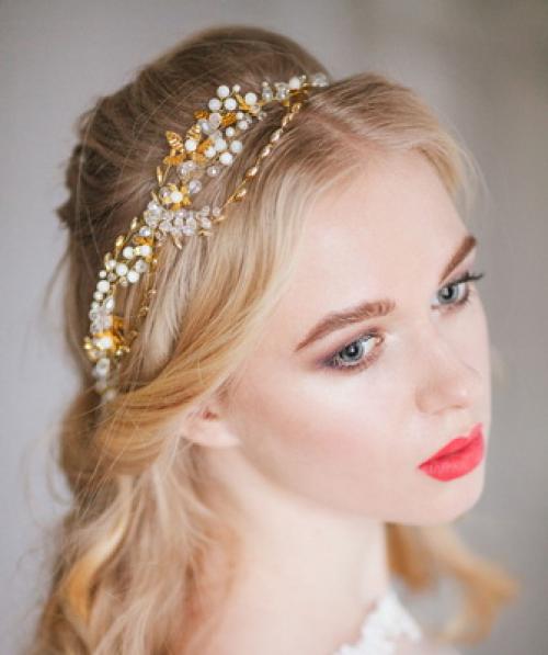 Заколоть волосы короткие красиво. Как красиво заколоть короткие, средние и длинные волосы 06 Заколоть волосы короткие красиво. Как красиво заколоть короткие, средние и длинные волосы 06