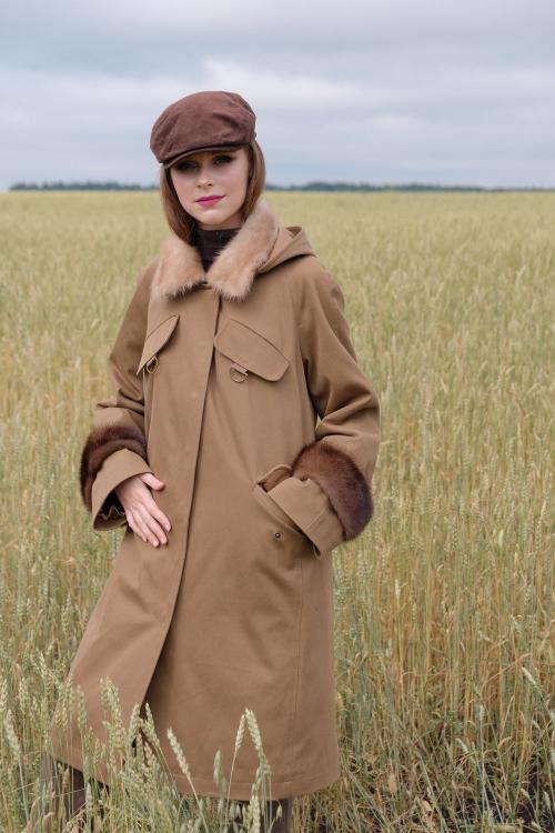 Пальто с массивными кроссовками. Какие модели пальто подходят