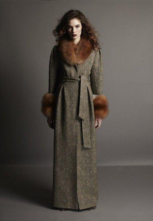 Прямое пальто с мехом. Модели зимних меховых пальто