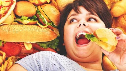 Прыщи на подбородке у женщин: что значит — причины и способы лечения