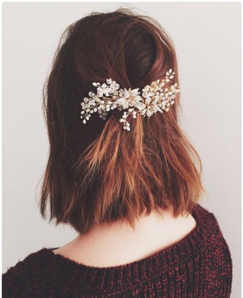 Заколоть короткие волосы. Как красиво заколоть короткие, средние и длинные волосы 27 Заколоть короткие волосы. Как красиво заколоть короткие, средние и длинные волосы 27
