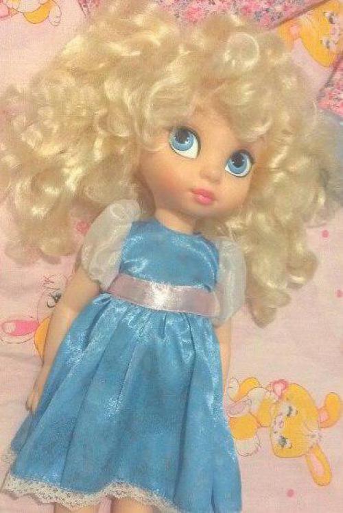 Как привести в порядок волосы куклы если они свалялись. Как распутать и выпрямить волосы кукле на примере Диснейки Золушки.