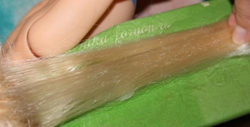 Как привести в порядок волосы куклы если они свалялись. Как распутать и выпрямить волосы кукле на примере Диснейки Золушки.