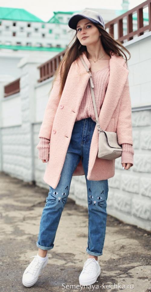 Пальто с укороченными джинсами. Модные луки  и правила стиля.