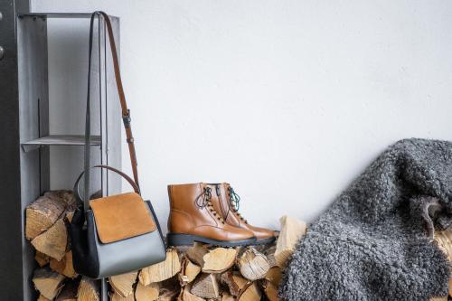 Эконика осень-зима 2019-2019. Игра на контрастах в коллекции «Эконика» осень-зима 2019/20 01 Эконика осень-зима 2019-2019. Игра на контрастах в коллекции «Эконика» осень-зима 2019/20 01