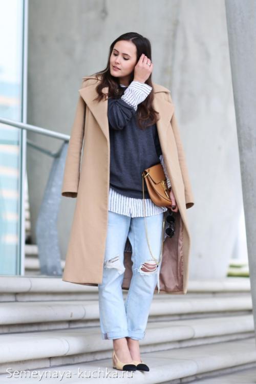 Пальто с укороченными джинсами. Модные луки  и правила стиля.