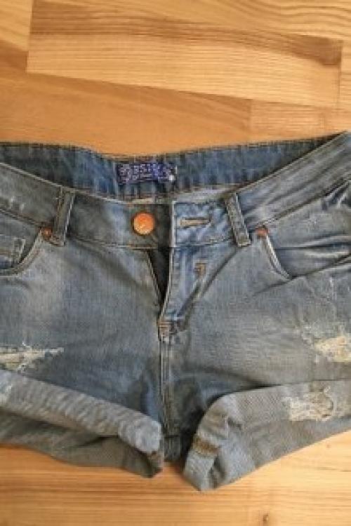 С чем носить шорты с высокой талией зимой. С чем носить шорты зимой, весной в зависимости от модели