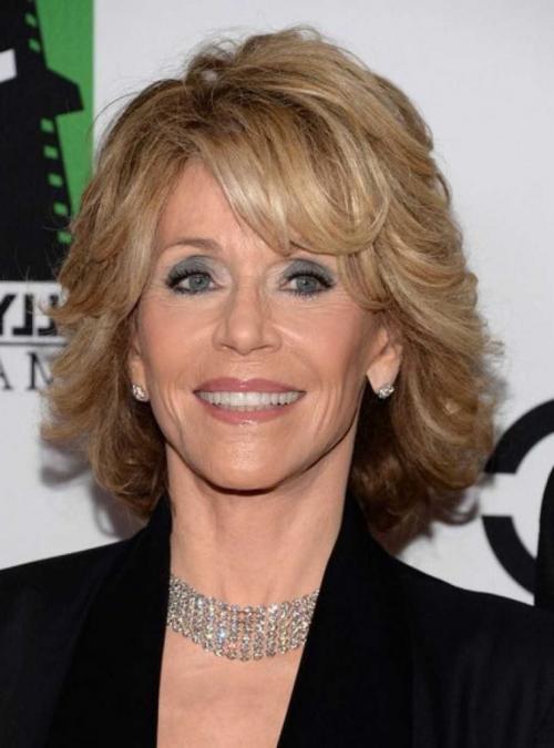 Стрижки после 60 лет для женщин которые молодят. Лучшие омолаживающие прически для женщин 60 лет на средние волосы