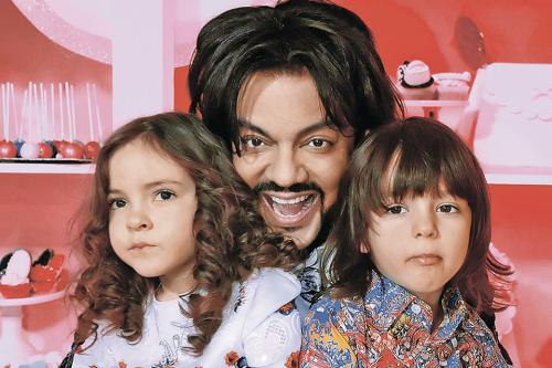 С кем встречаются звезды россии. «Звезды и простые смертные»: с кем встречаются «одиночки» российского шоу-бизнеса?