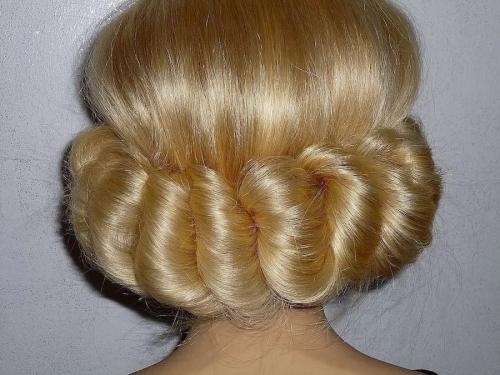 Прически на короткие волосы на выпускной. Красивые прически на короткие волосы на выпускной