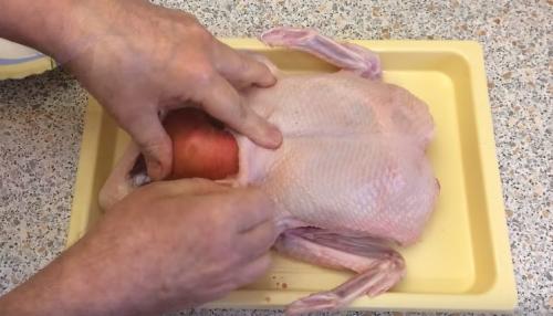 Утка с яблоками и апельсинами в утятнице. Рецепт утки, фаршированной яблоками с картошкой